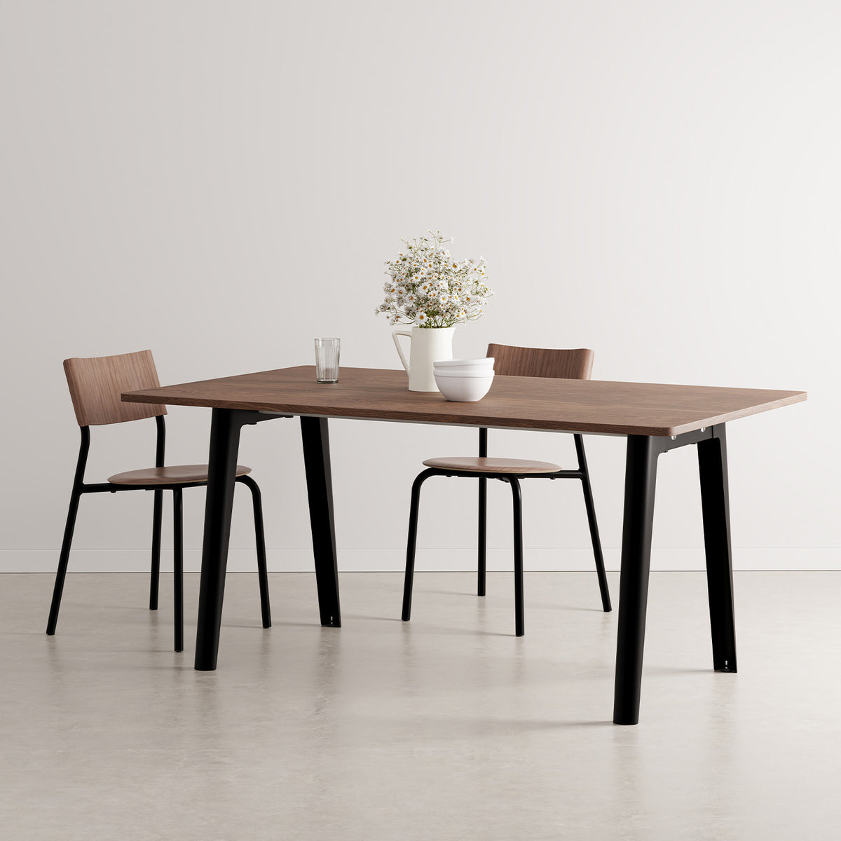 Table à manger NEW MODERN - noyer éco-certifié
