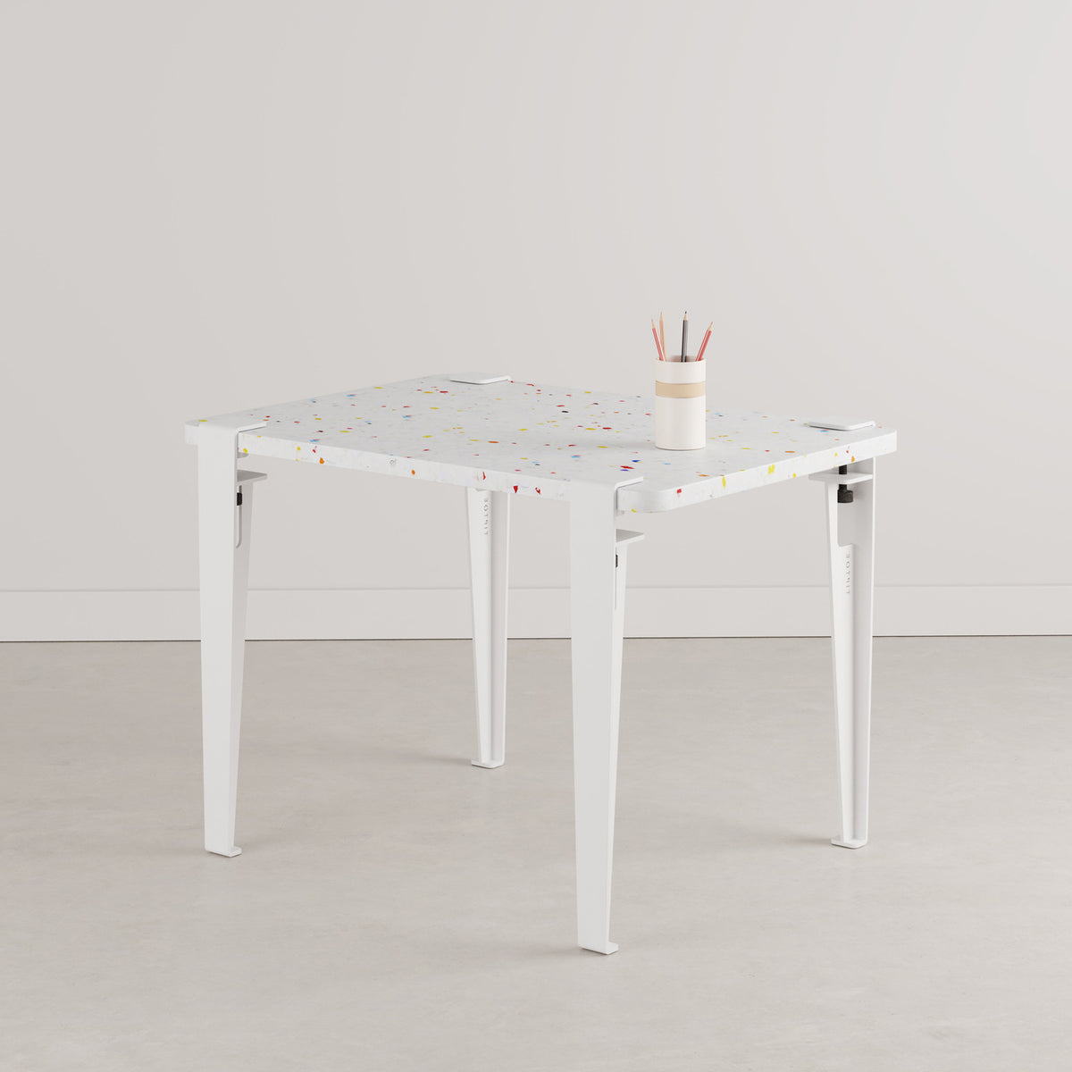Bureau enfant TIPTOE 70x50cm - plastique recyclé Tutti Frutti