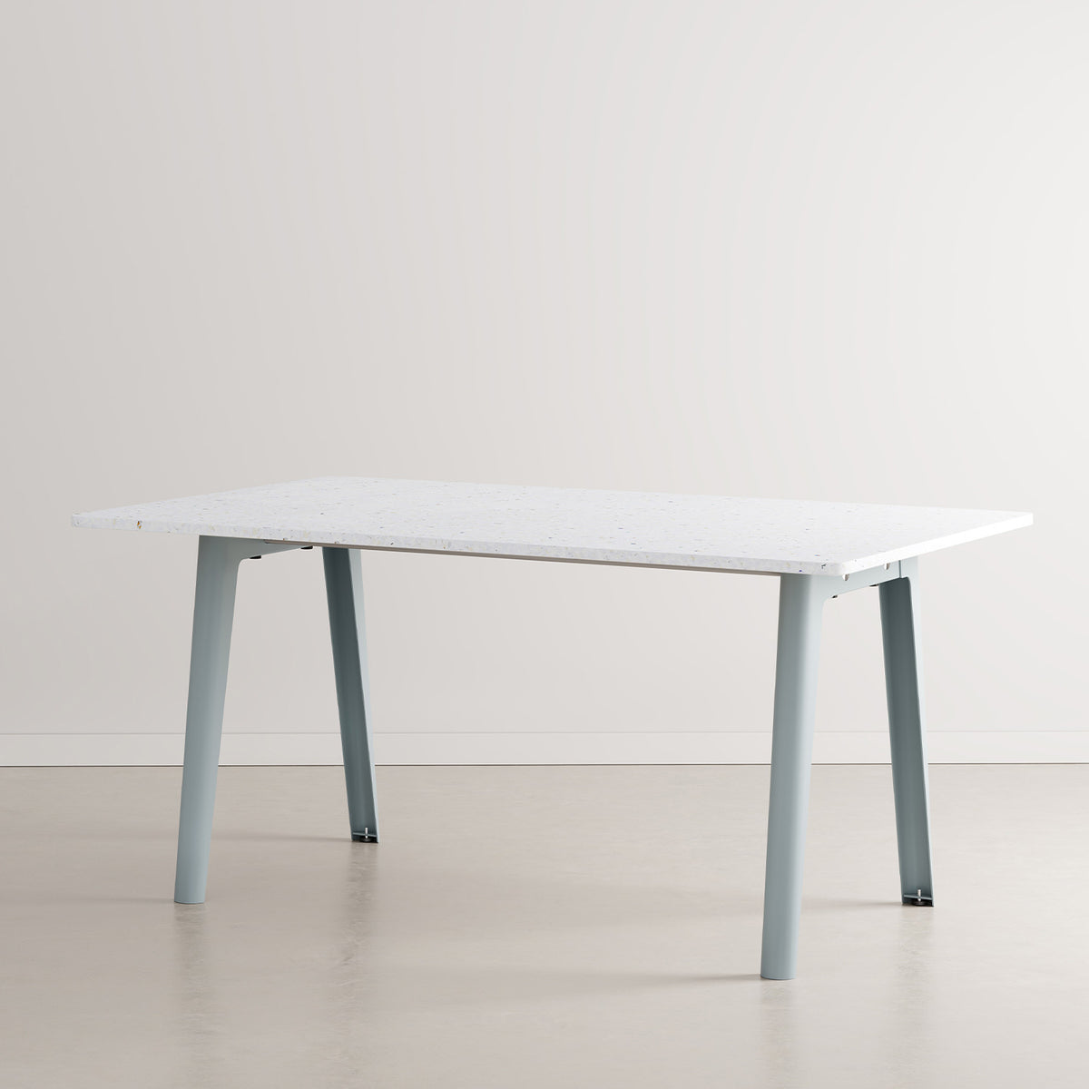Table à manger NEW MODERN - plastique recyclé Venezia